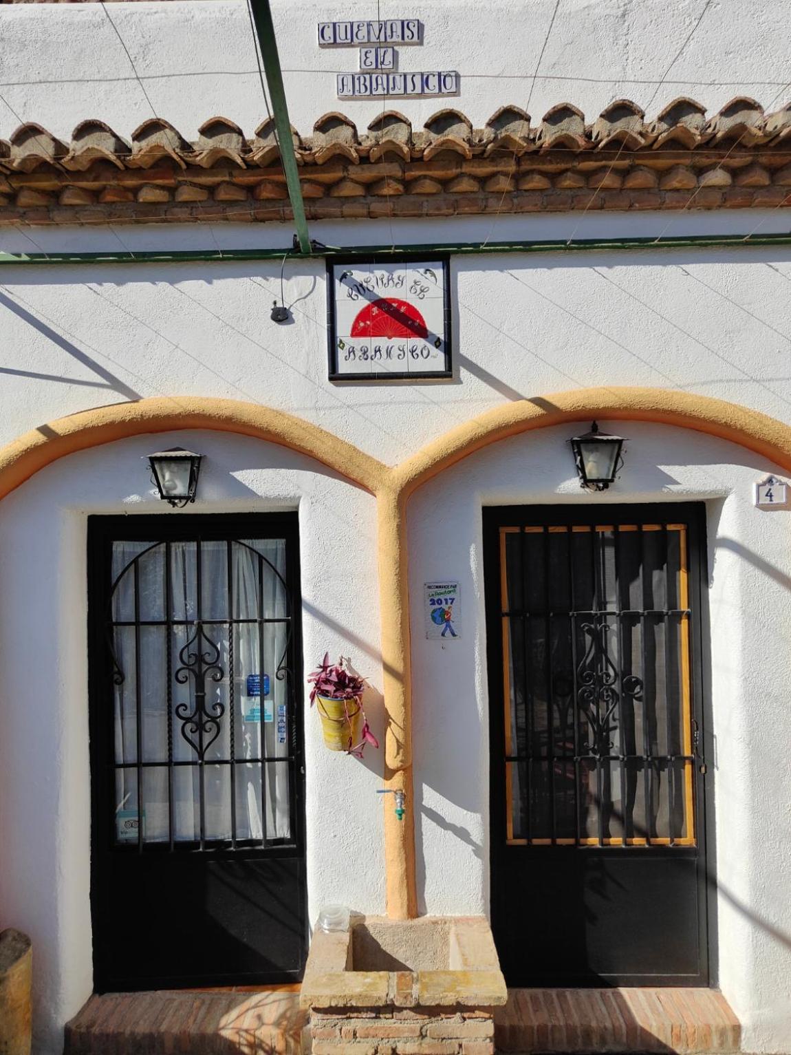 Cuevas El Abanico - Vtar Vivienda Turistica De Alojamiento Rural Granada Exterior photo