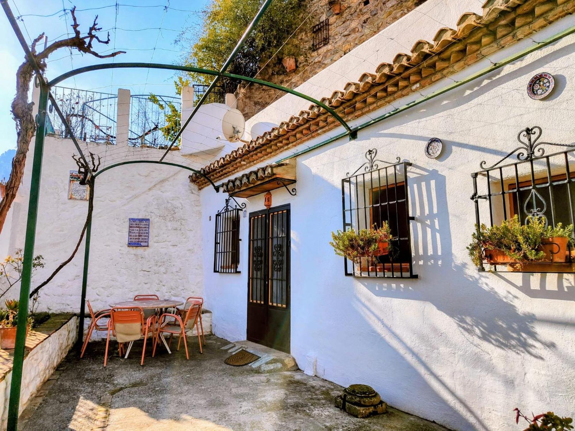 Cuevas El Abanico - Vtar Vivienda Turistica De Alojamiento Rural Granada Exterior photo